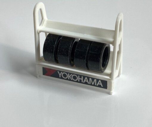 Greenhills Slot Car Tyre Rack with 4 x Tyres in White 1.32 Scale - NEW - G2075