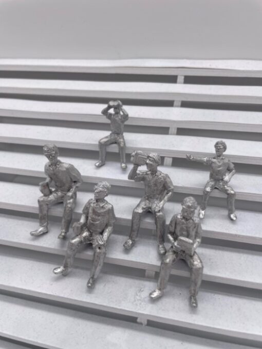 MACC721 - Greenhills Diecast Metal Seated Spectators x 6 for Scalextric Carrera etc 1.32 Scale - NEW