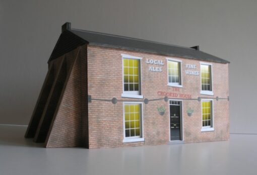 Greenhills The Crooked House Pub Building Kit 1:43 Scale - Brand New - MACC871 - Image 2